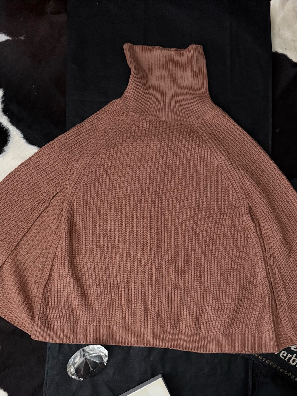 essue Ribbed Turtleneck Cape in Rosewood